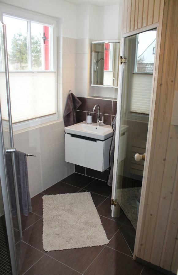 Fischer'S Ferienhaus Ruegen Mit Sauna Und Kamin Ummanz Exterior foto